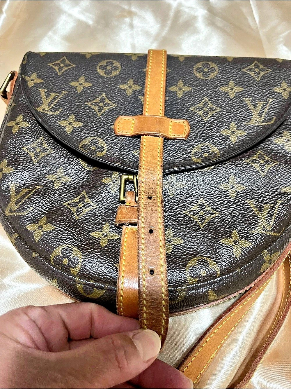 Louis Vuitton Saumur 30 Monogram Shoulder Bag in Brown & Tan